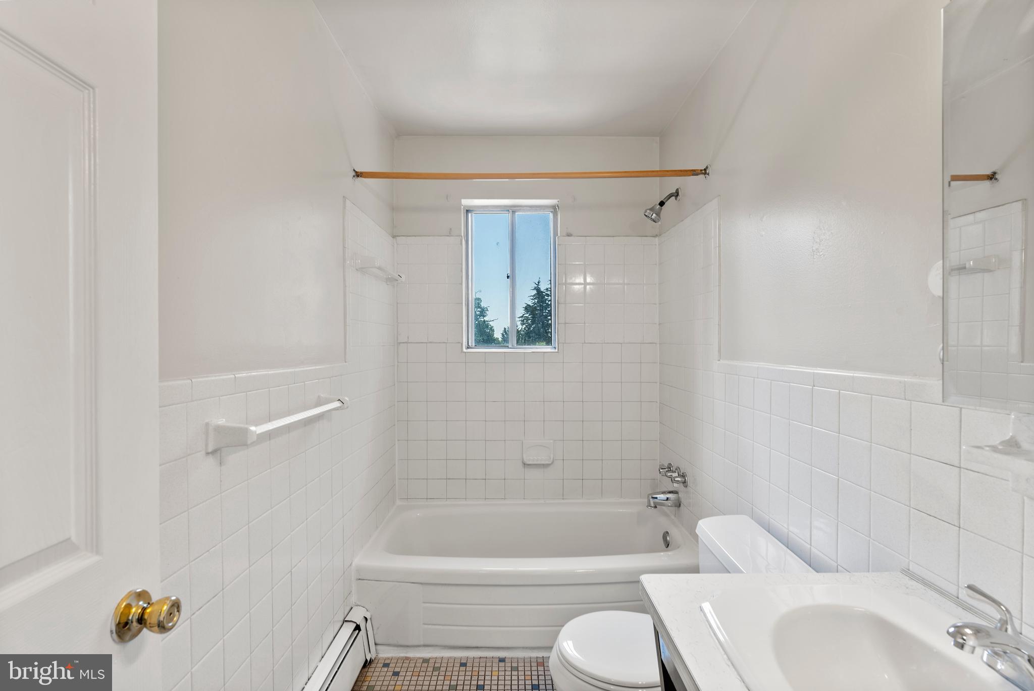 REISTERSTOWN STATION - Residential Lease