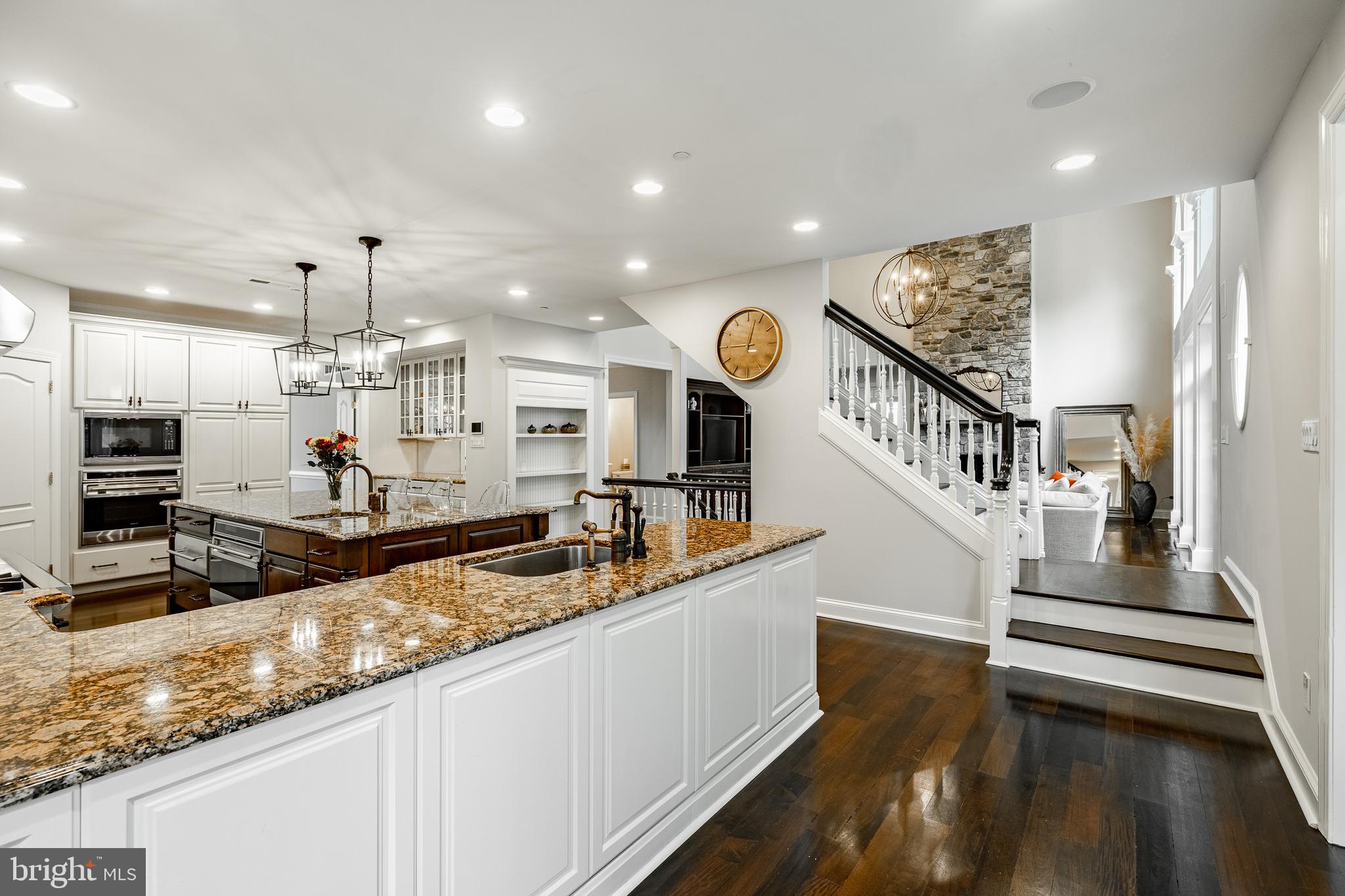 WHITEGATE - Residential