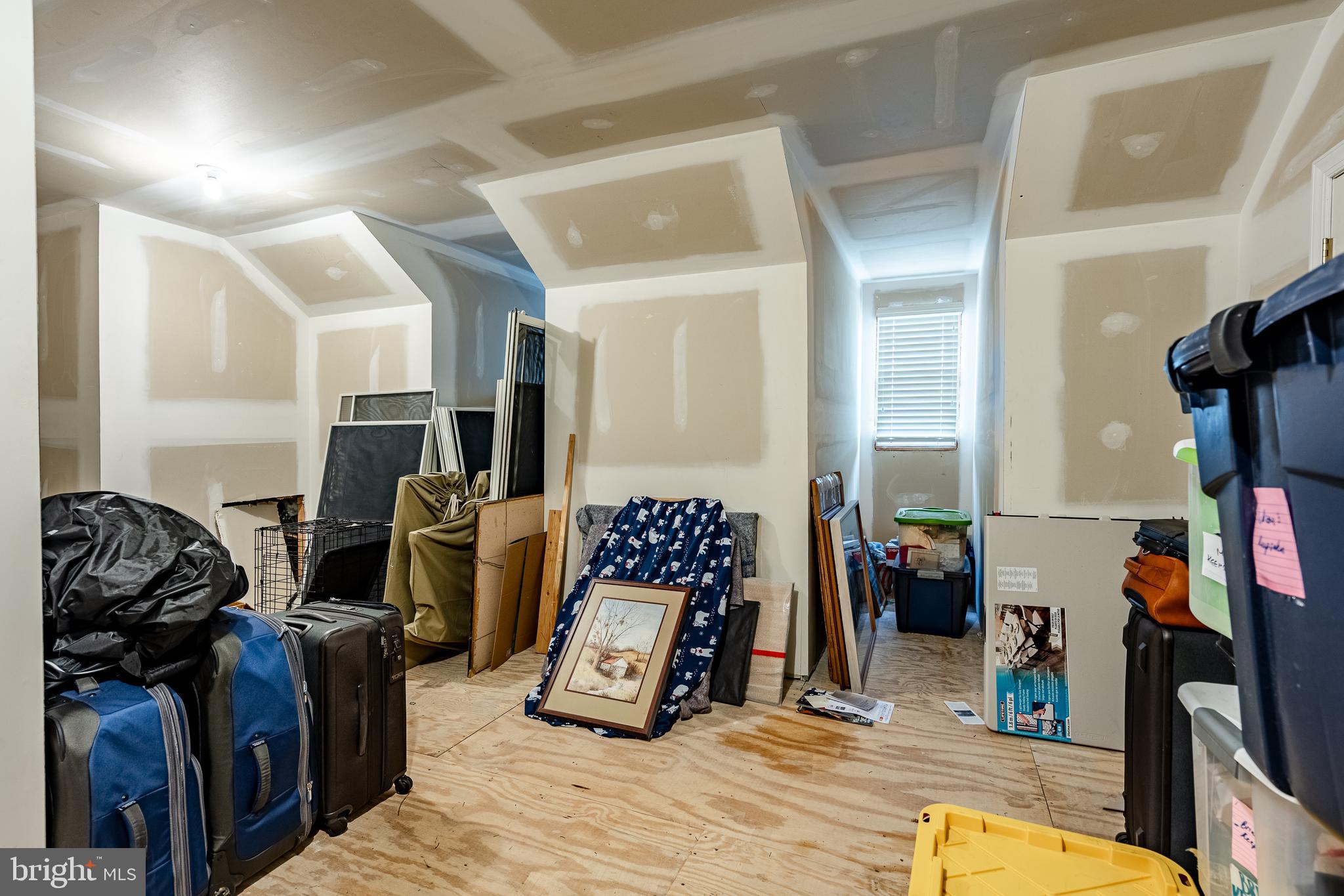 WHITEGATE - Residential