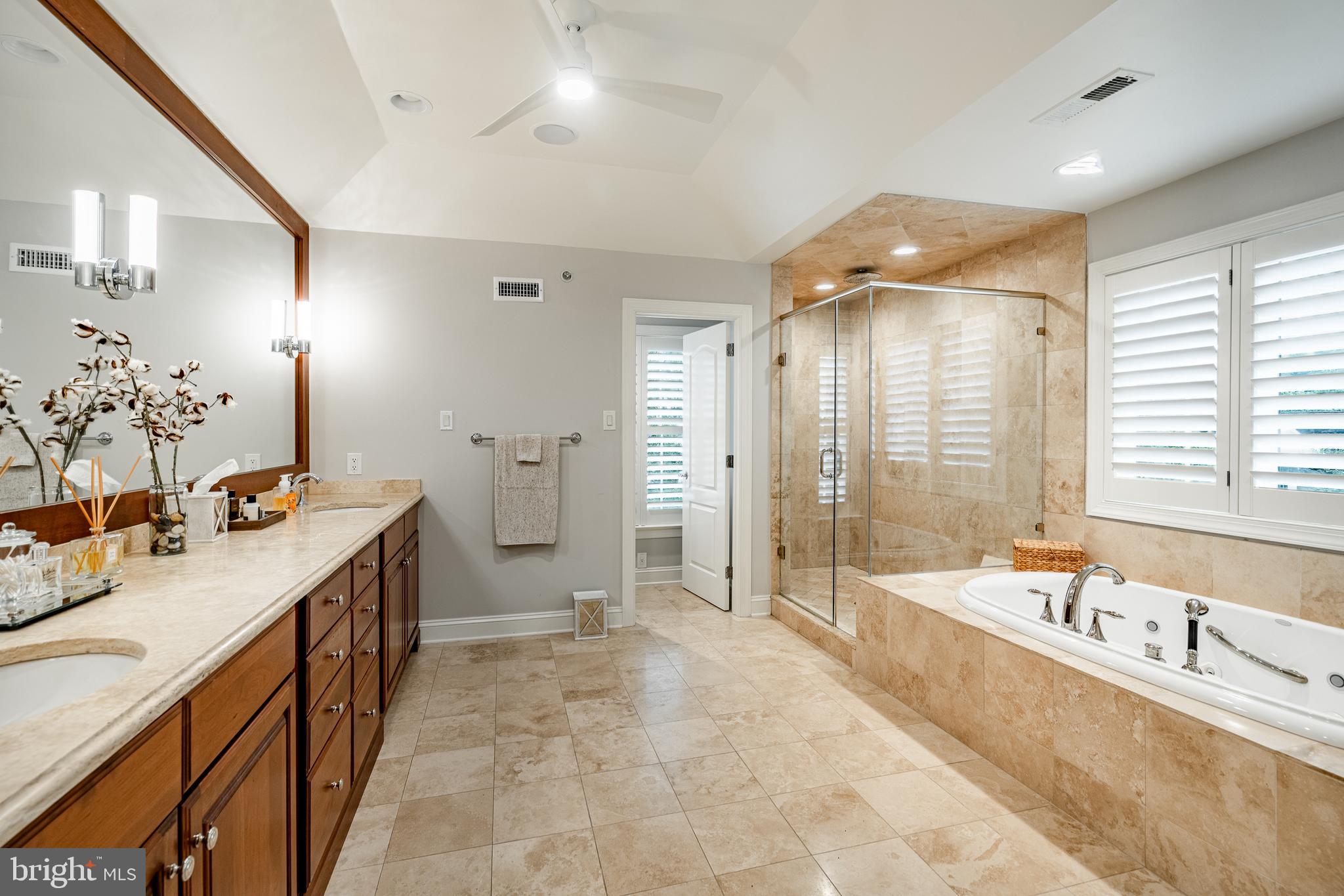 WHITEGATE - Residential