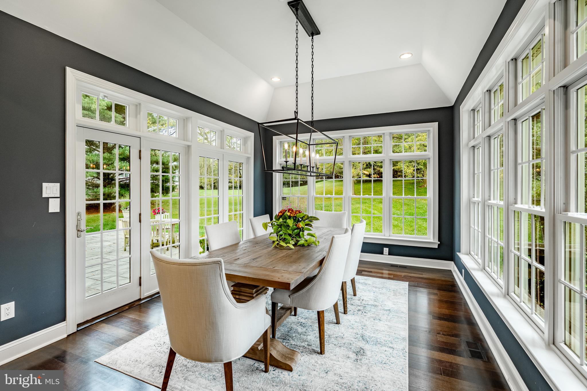 WHITEGATE - Residential