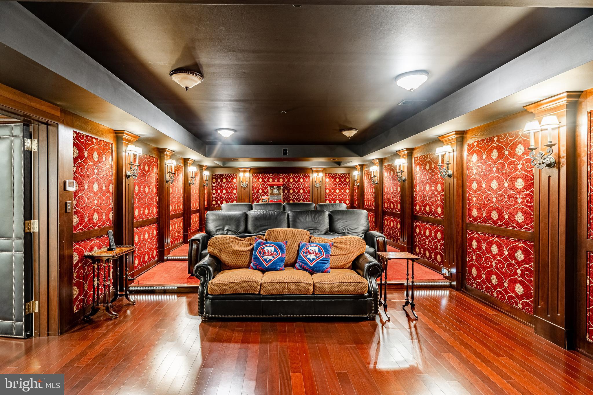 WHITEGATE - Residential