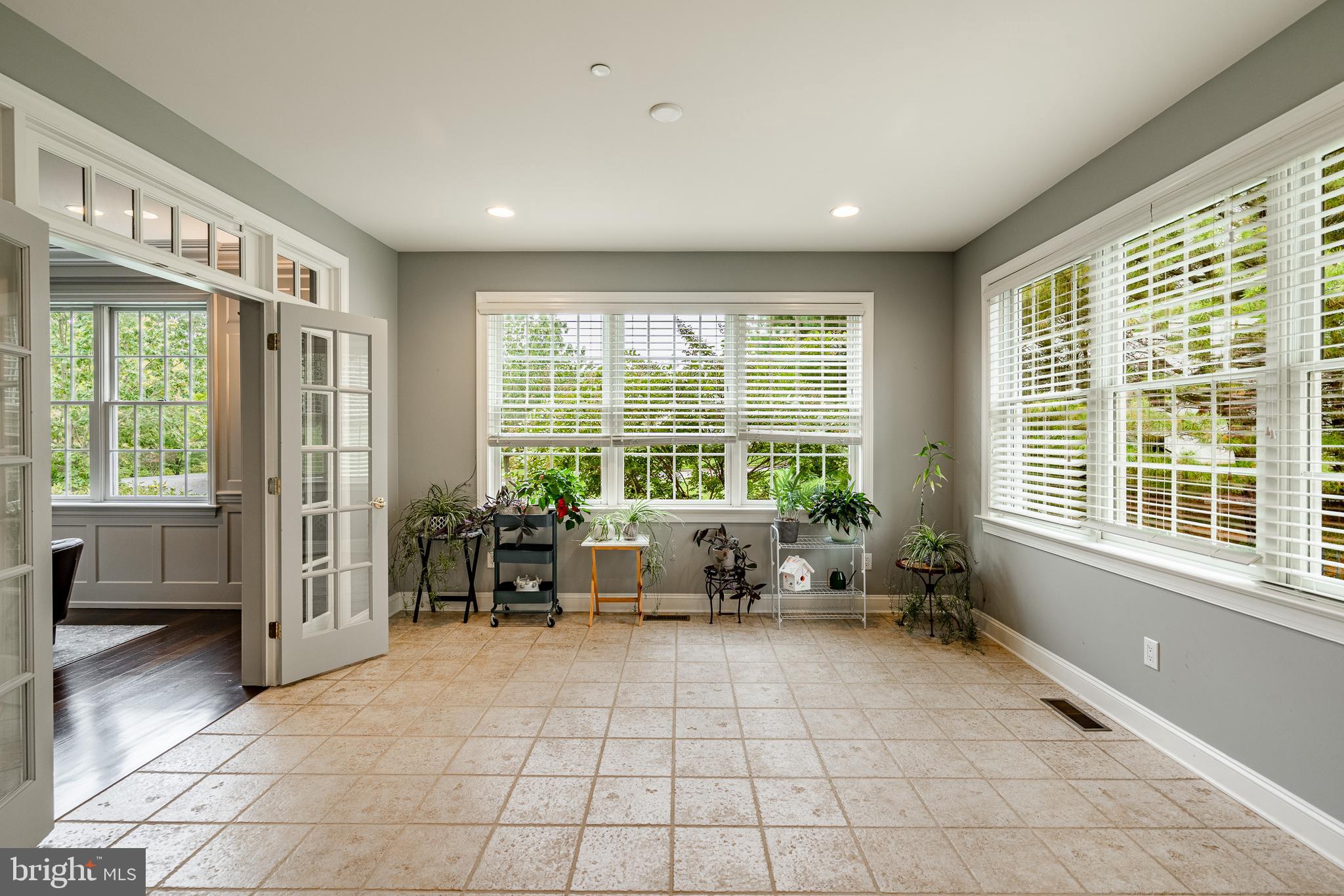 WHITEGATE - Residential