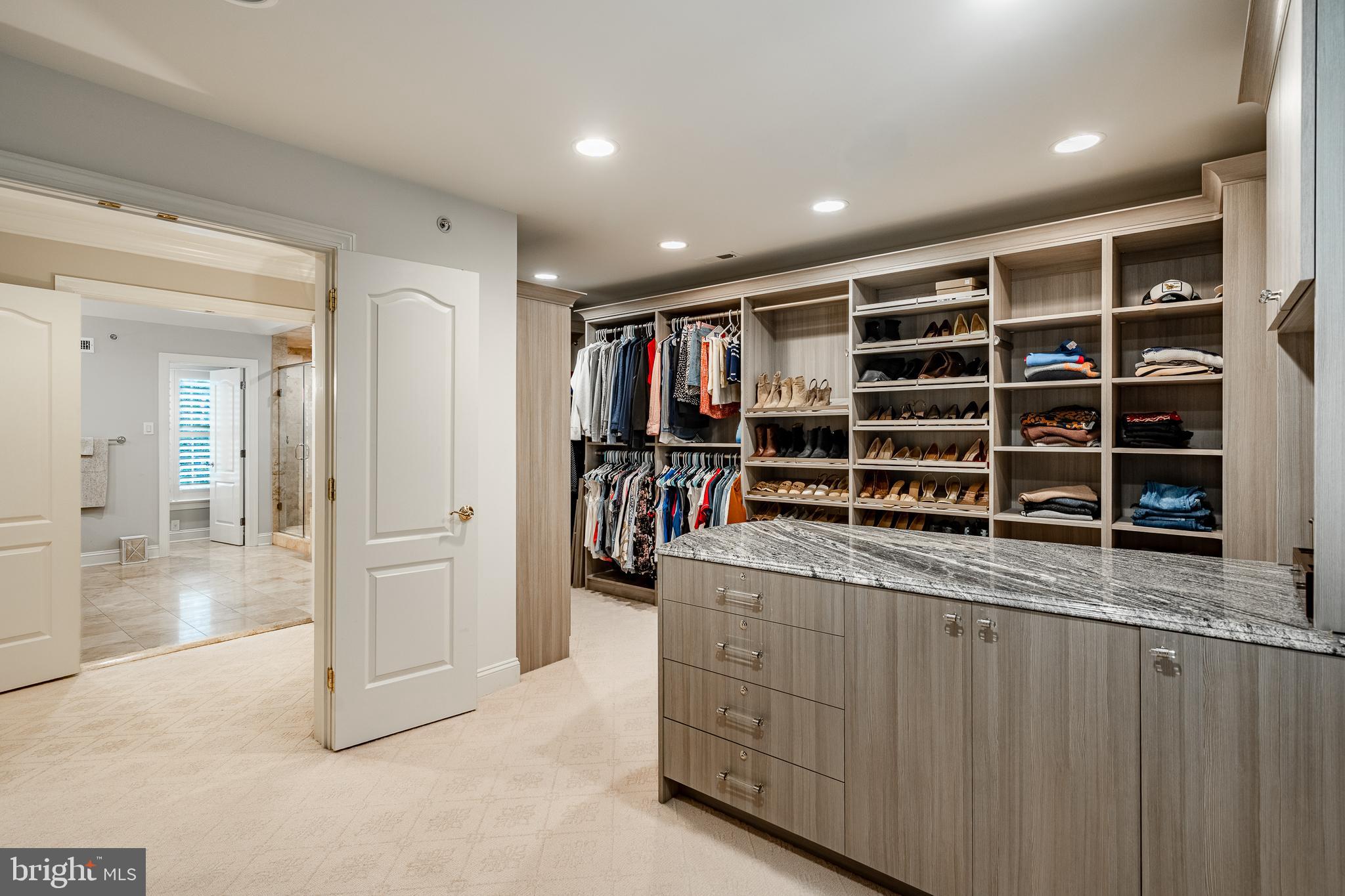 WHITEGATE - Residential