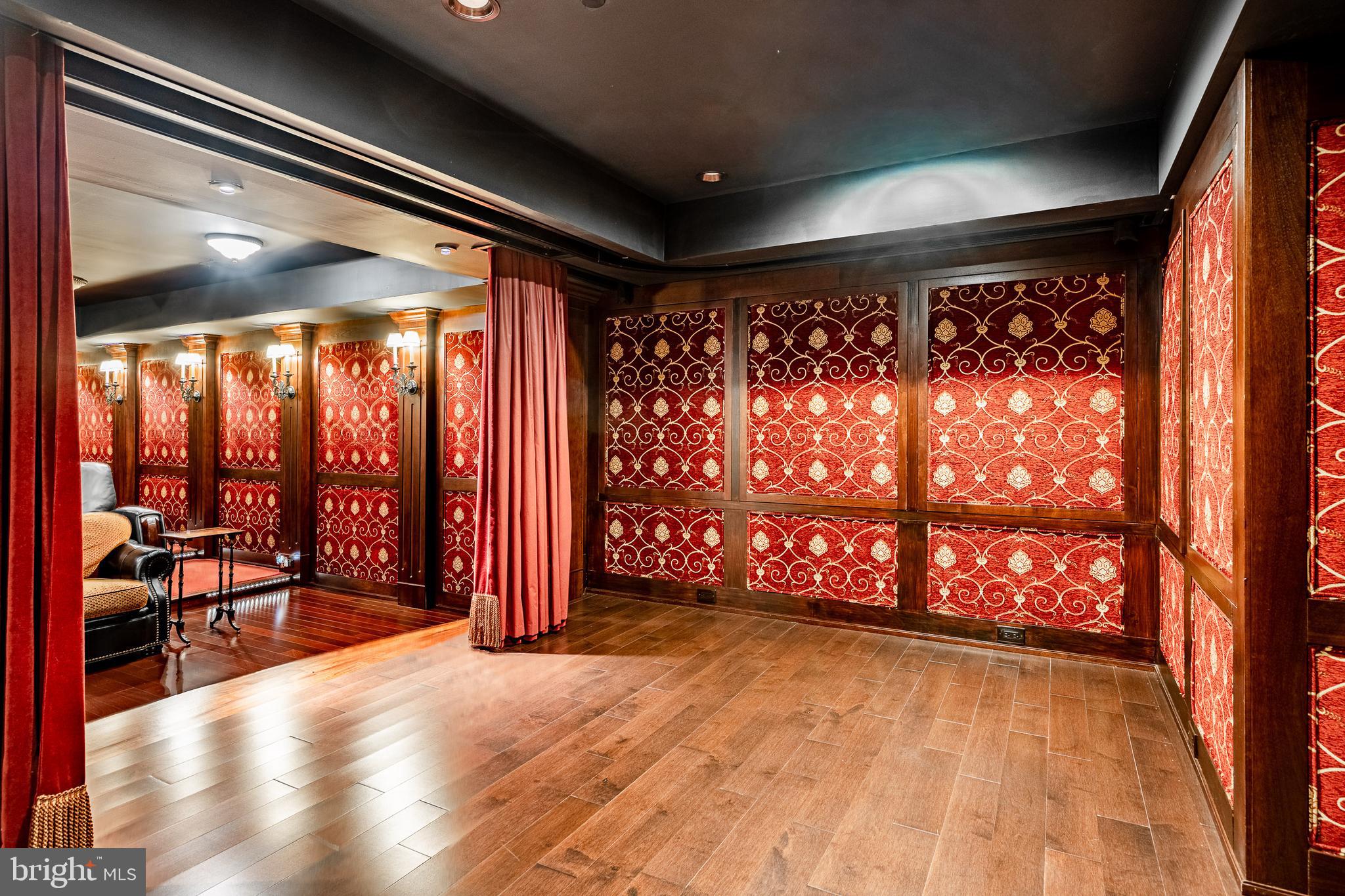 WHITEGATE - Residential