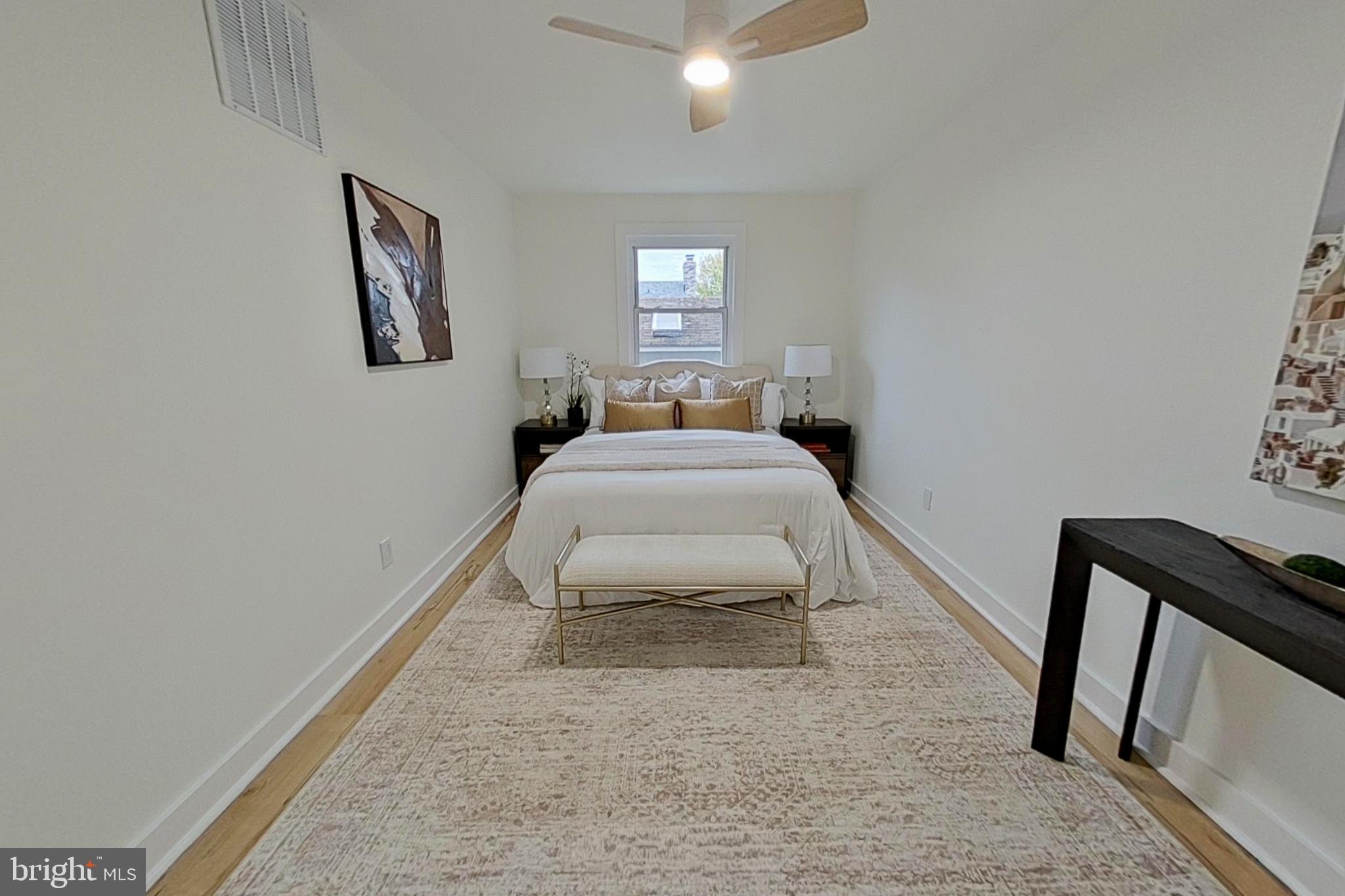 WOODLAND BEACH - Residential