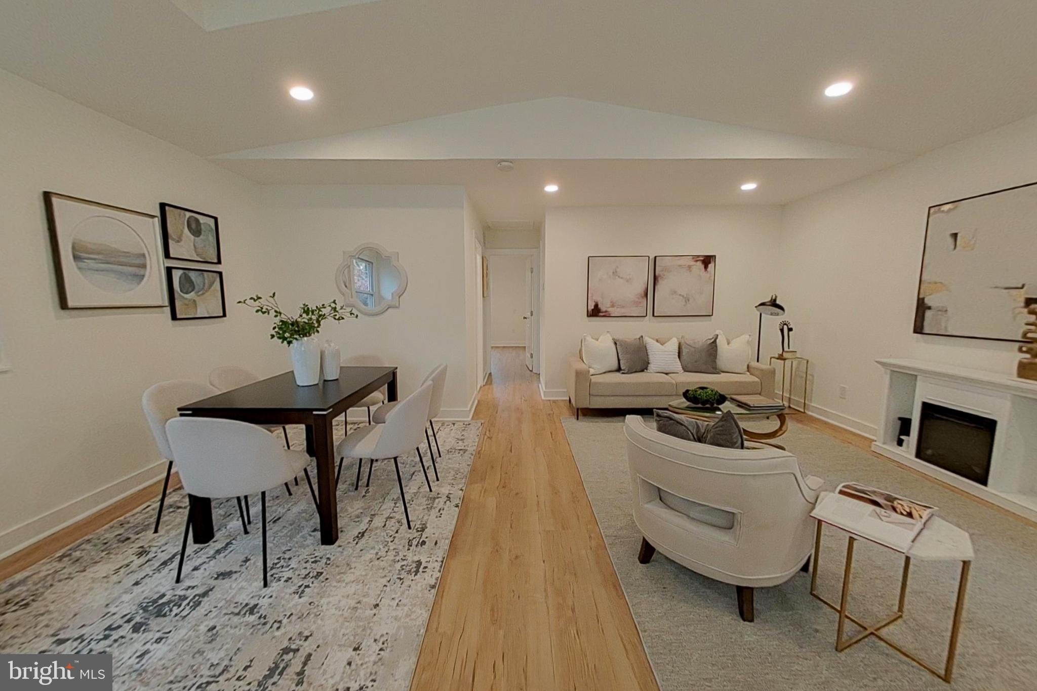 WOODLAND BEACH - Residential