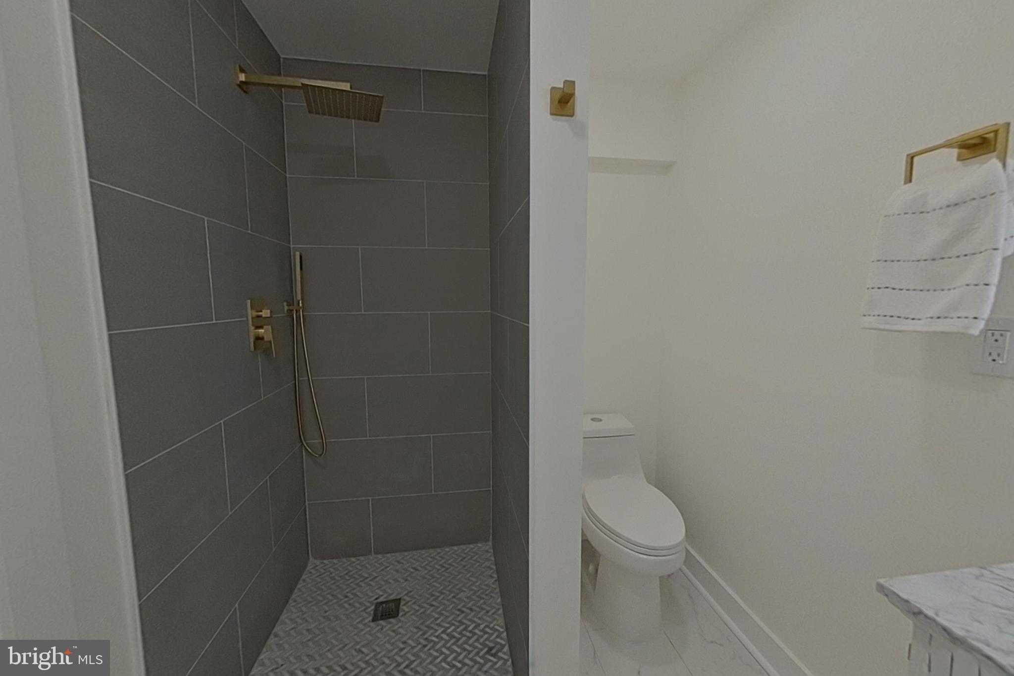 WOODLAND BEACH - Residential