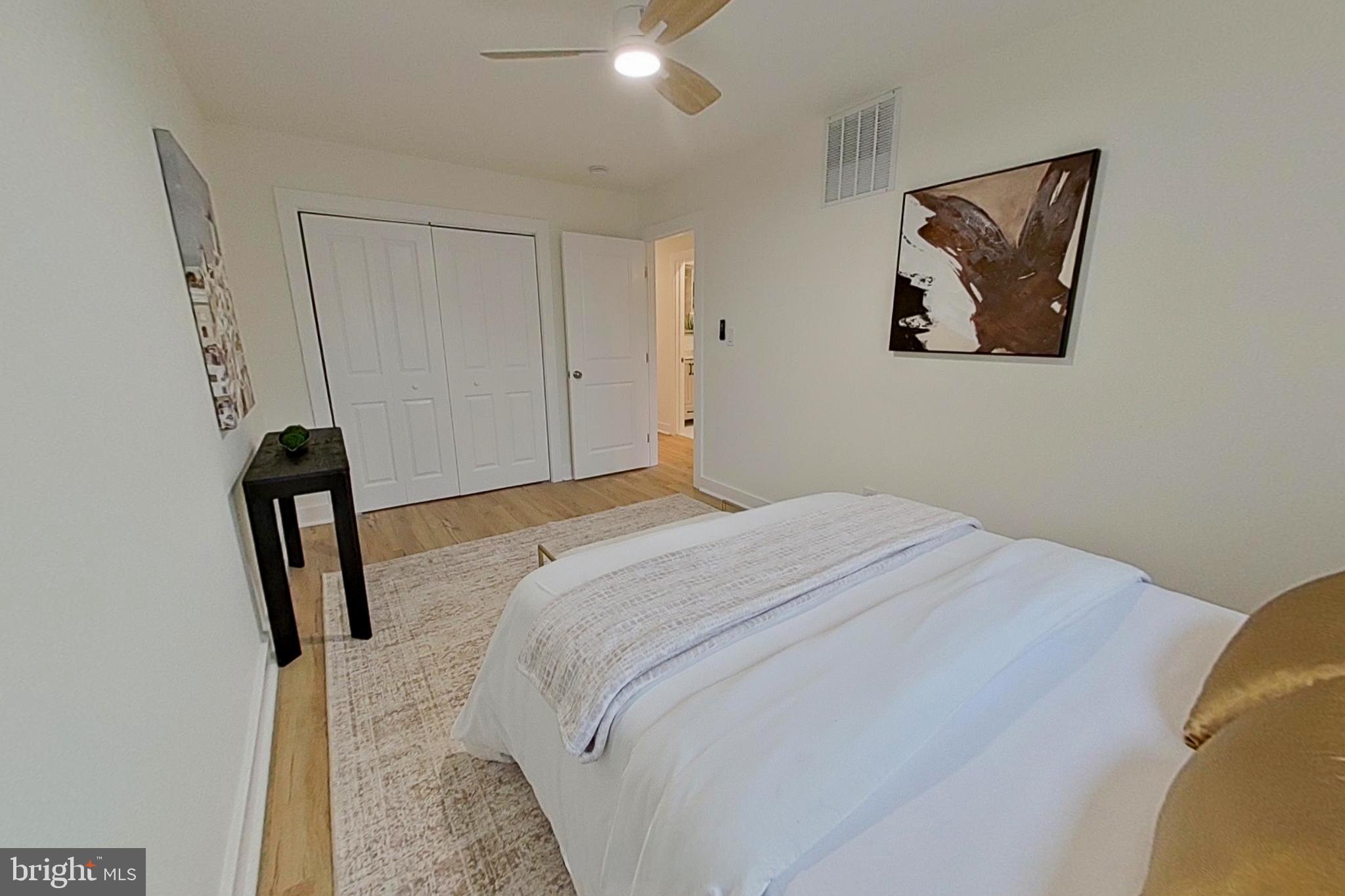 WOODLAND BEACH - Residential