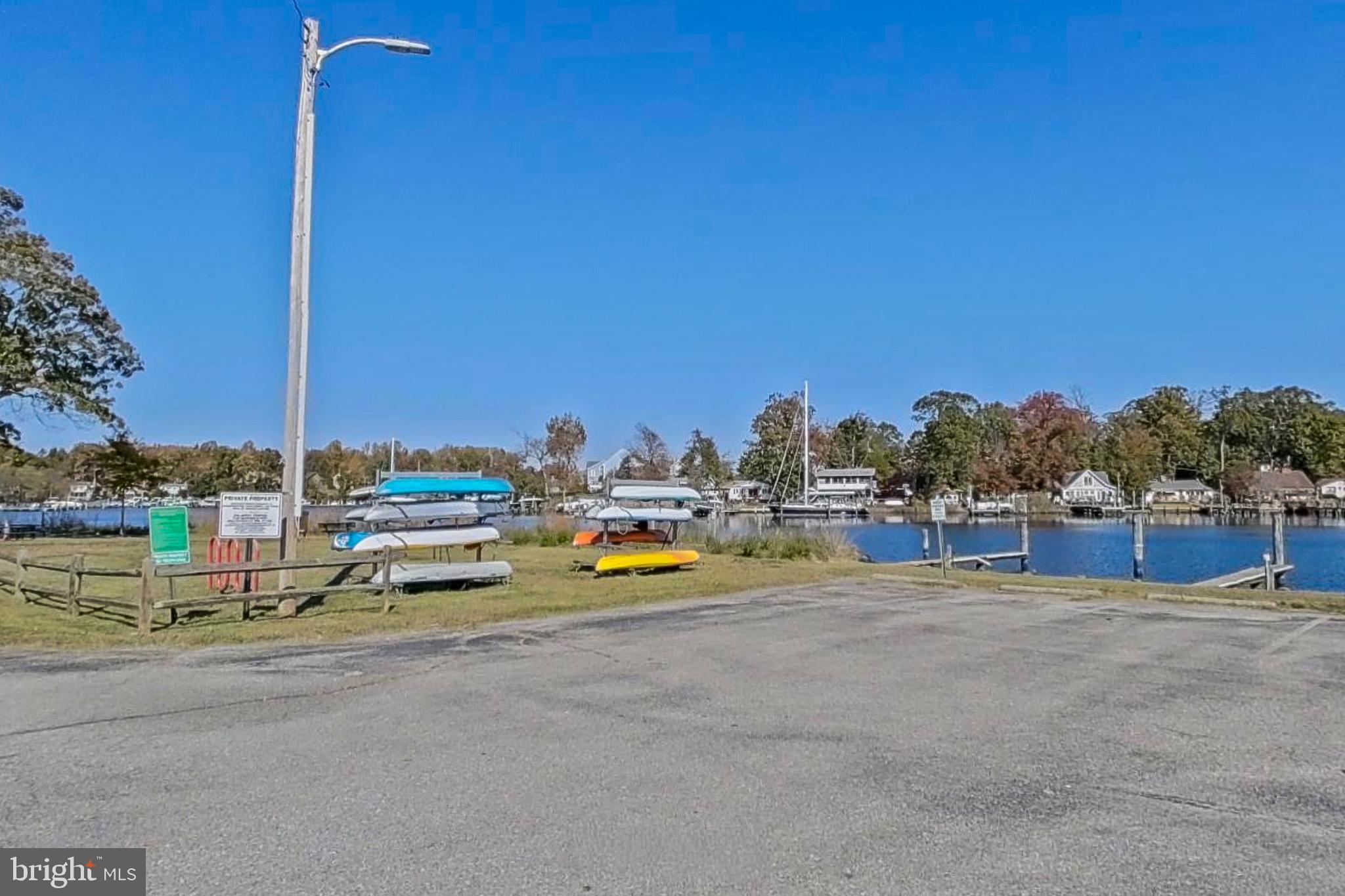 WOODLAND BEACH - Residential