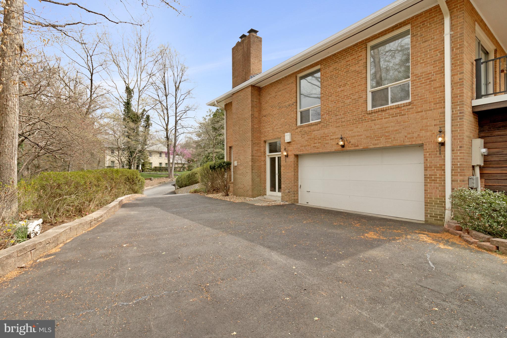 CHAIN BRIDGE FOREST - Residential