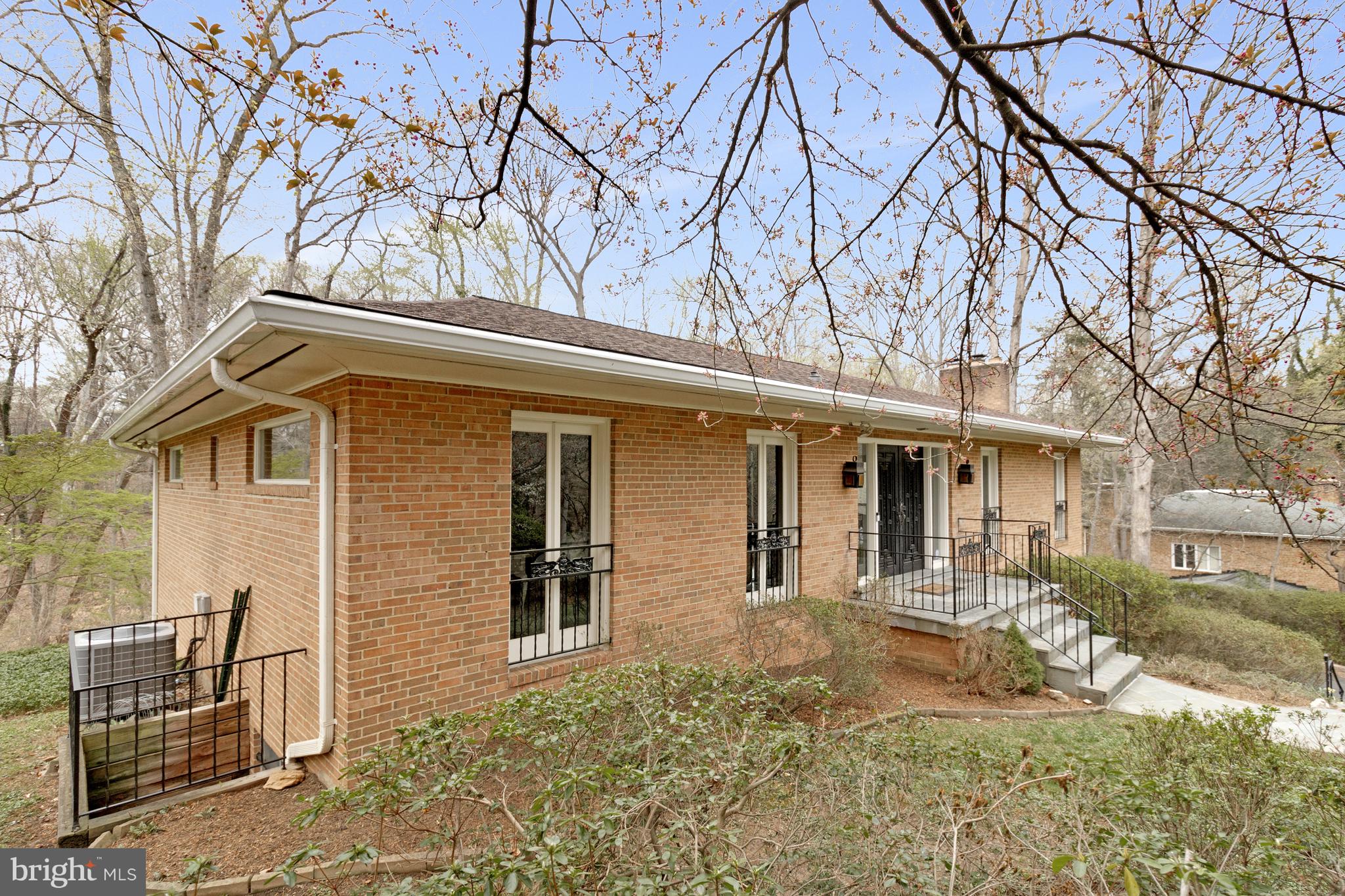 CHAIN BRIDGE FOREST - Residential