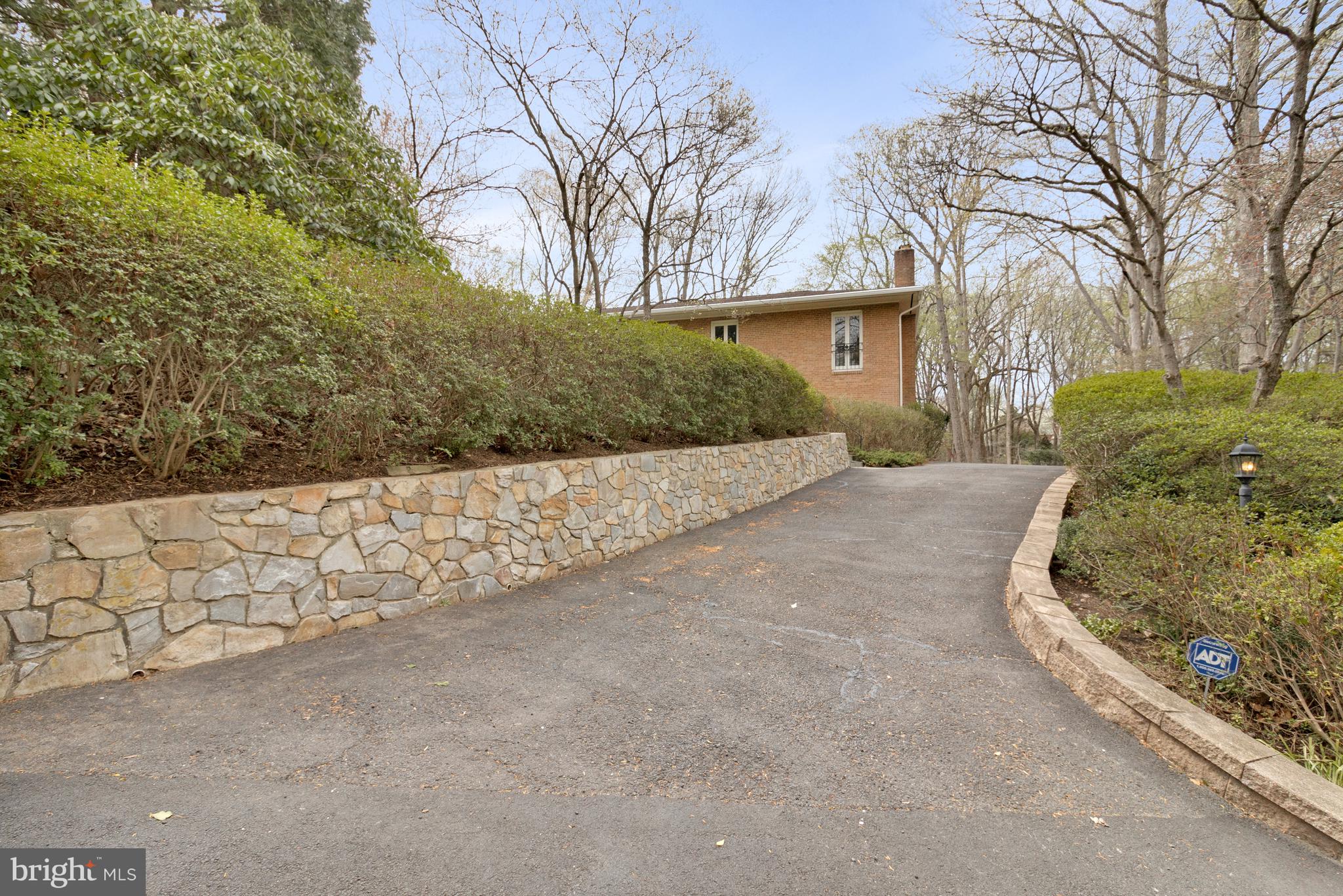 CHAIN BRIDGE FOREST - Residential