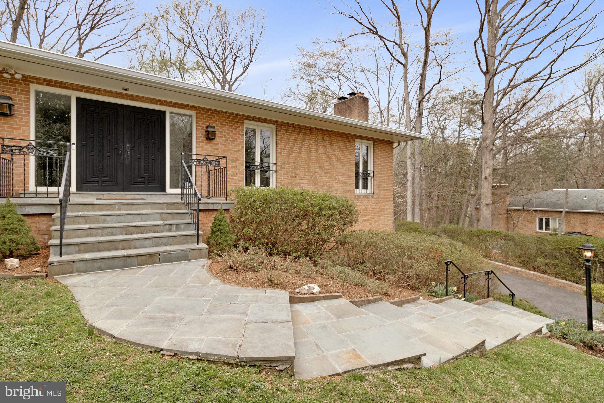 CHAIN BRIDGE FOREST - Residential