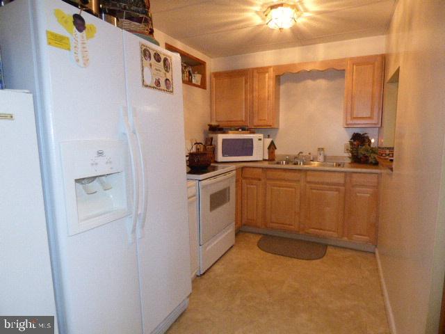 WINDSOR TWP - Residential