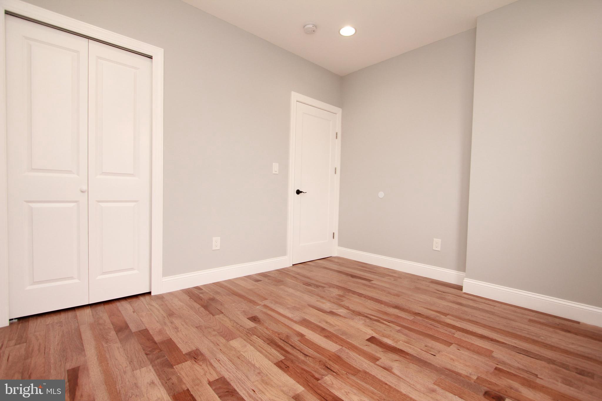 POINT BREEZE - Residential