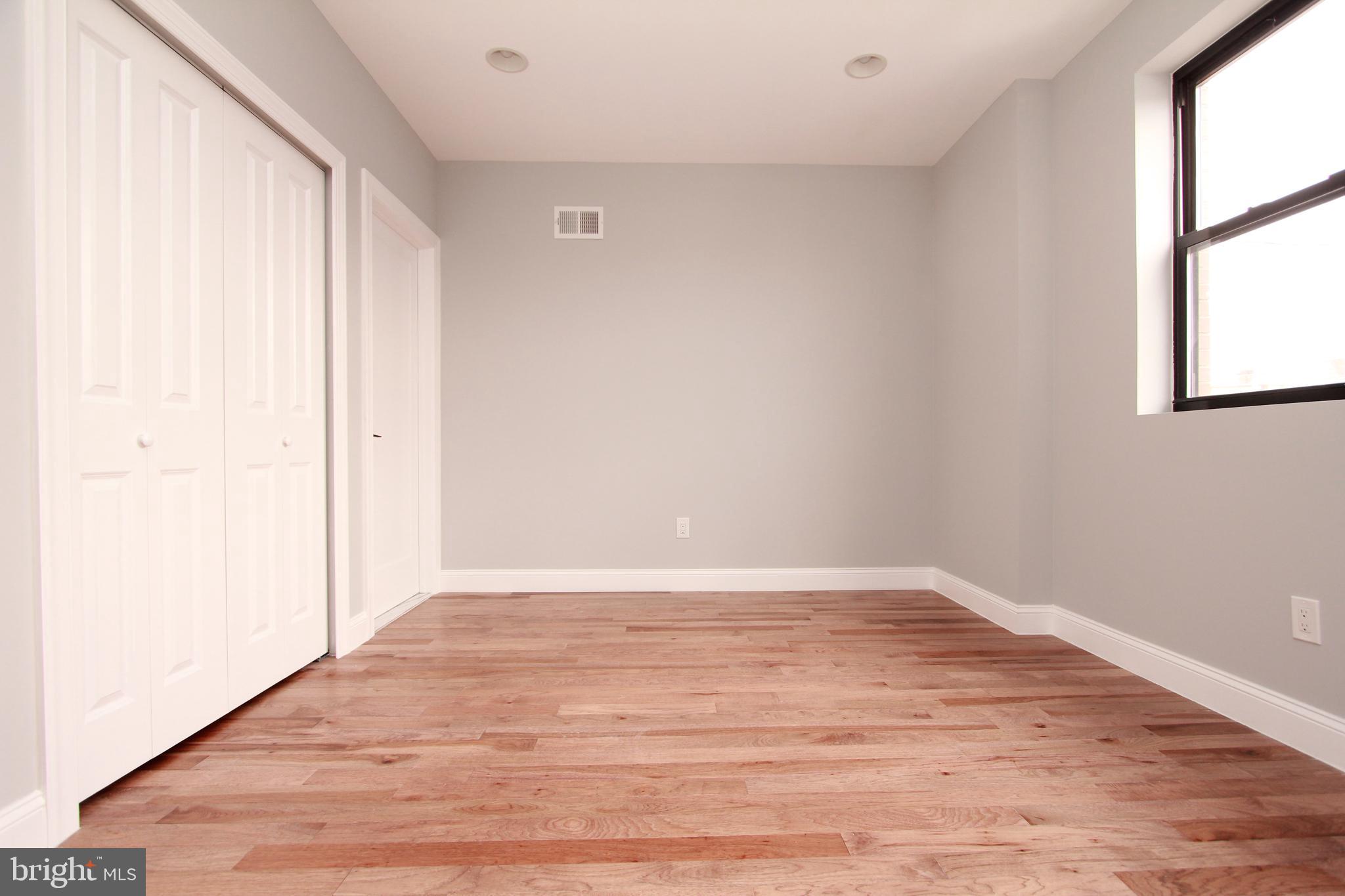 POINT BREEZE - Residential