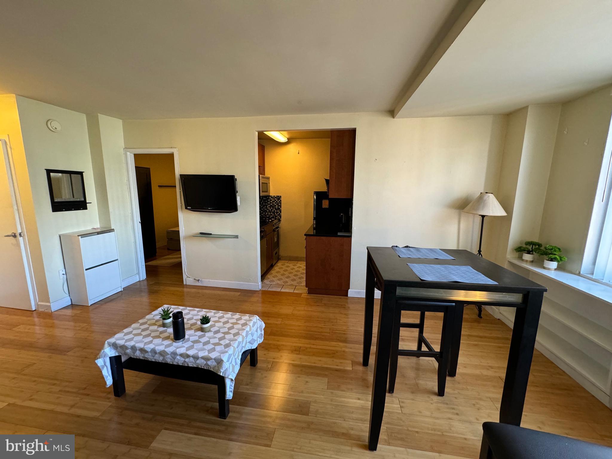 1111 ARLINGTON BOULEVARD 825