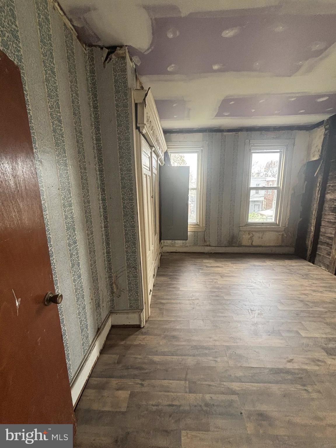 WALNUT HILL - Residential