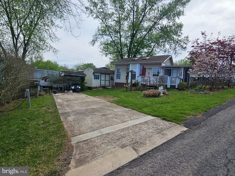 Block 5 Lots 2 & 3 POISON OAK ROAD FALLING WATERS WV 25419