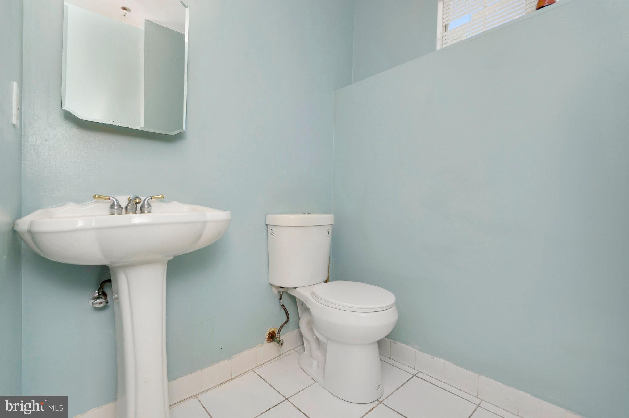 COLONY SQUARE - Residential Lease