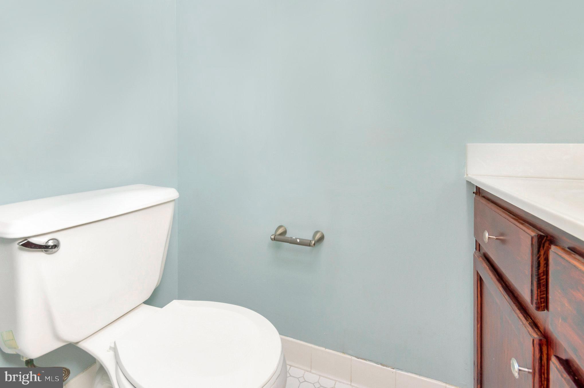 COLONY SQUARE - Residential Lease