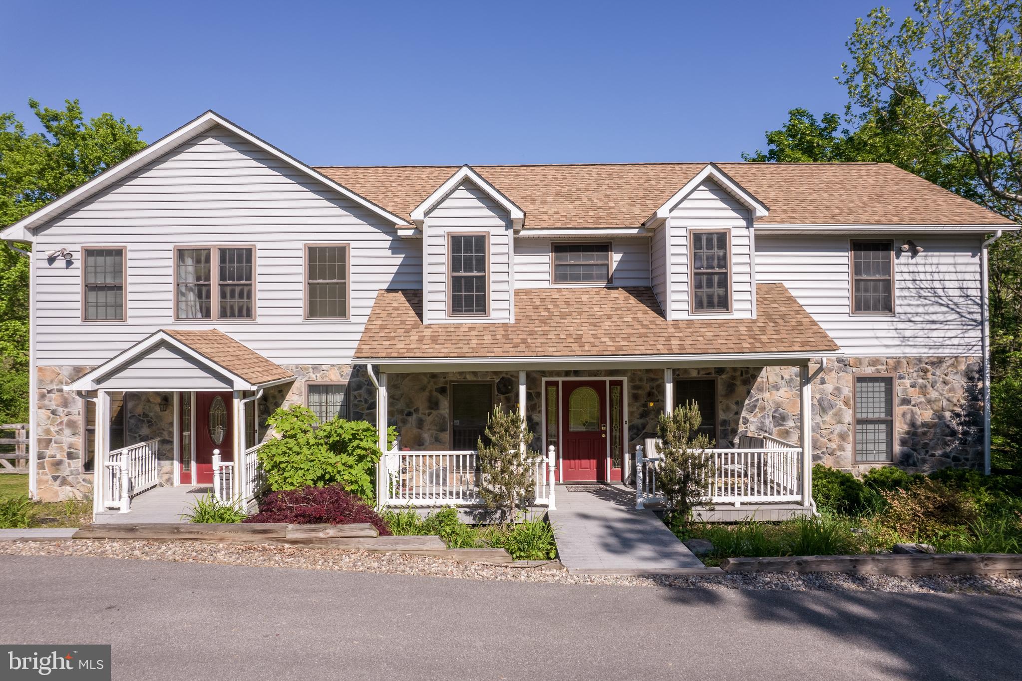 HIDDEN RIVER - Residential