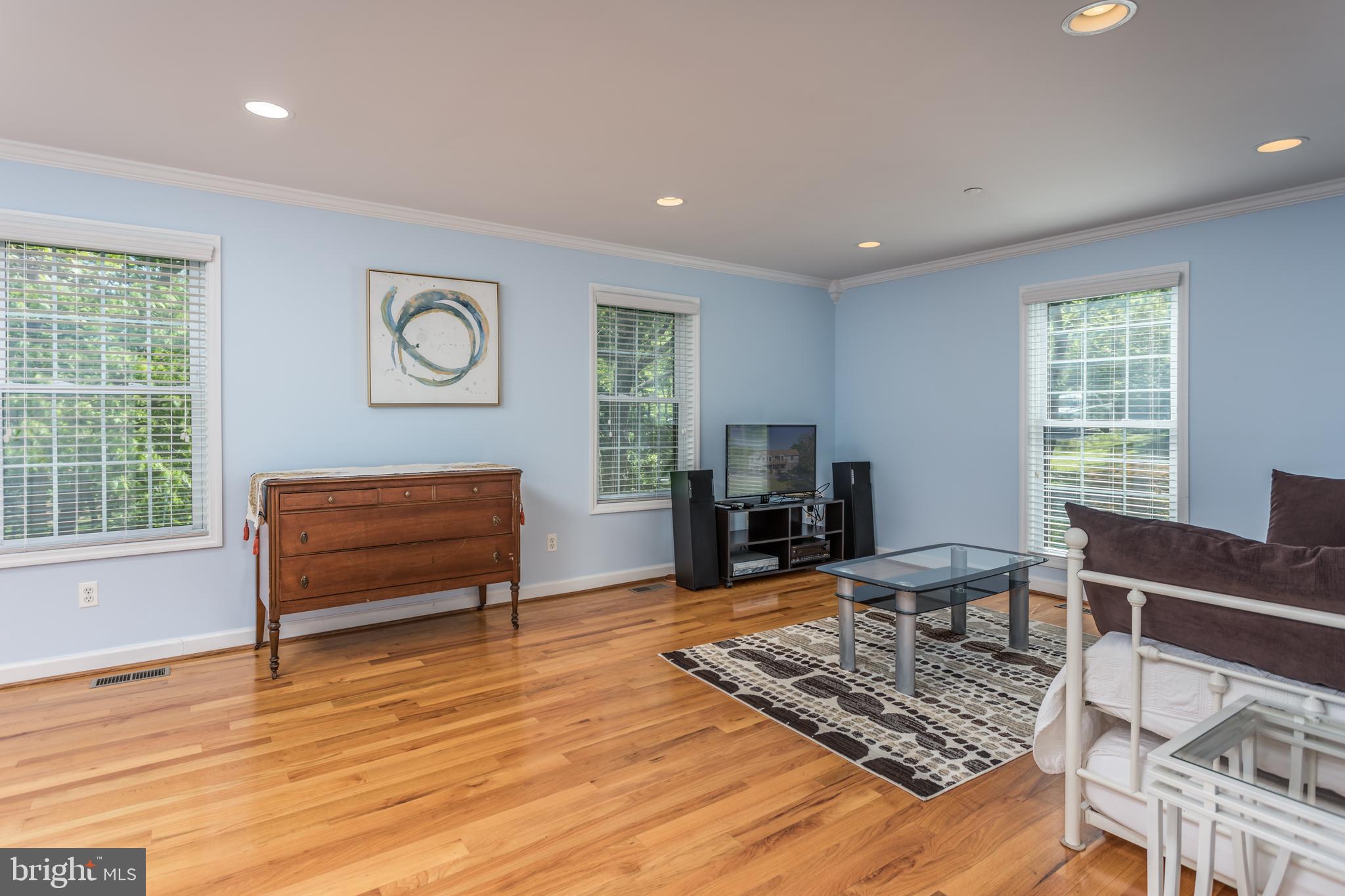 HIDDEN RIVER - Residential