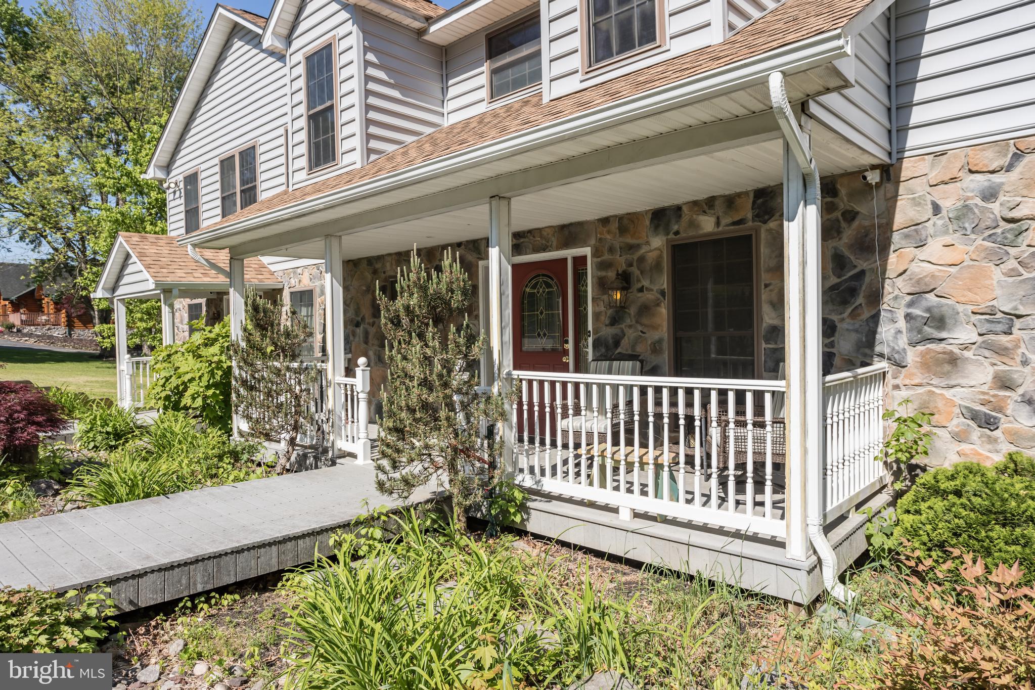 HIDDEN RIVER - Residential