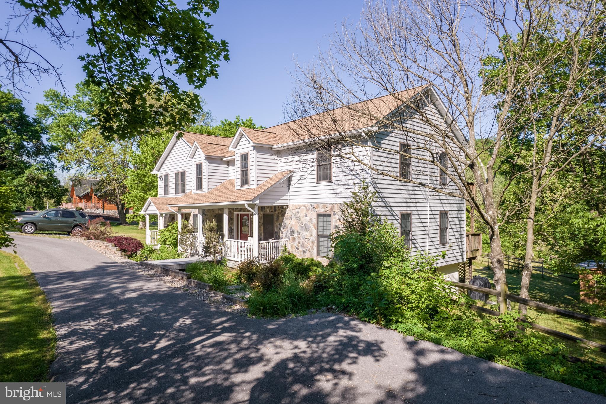 HIDDEN RIVER - Residential