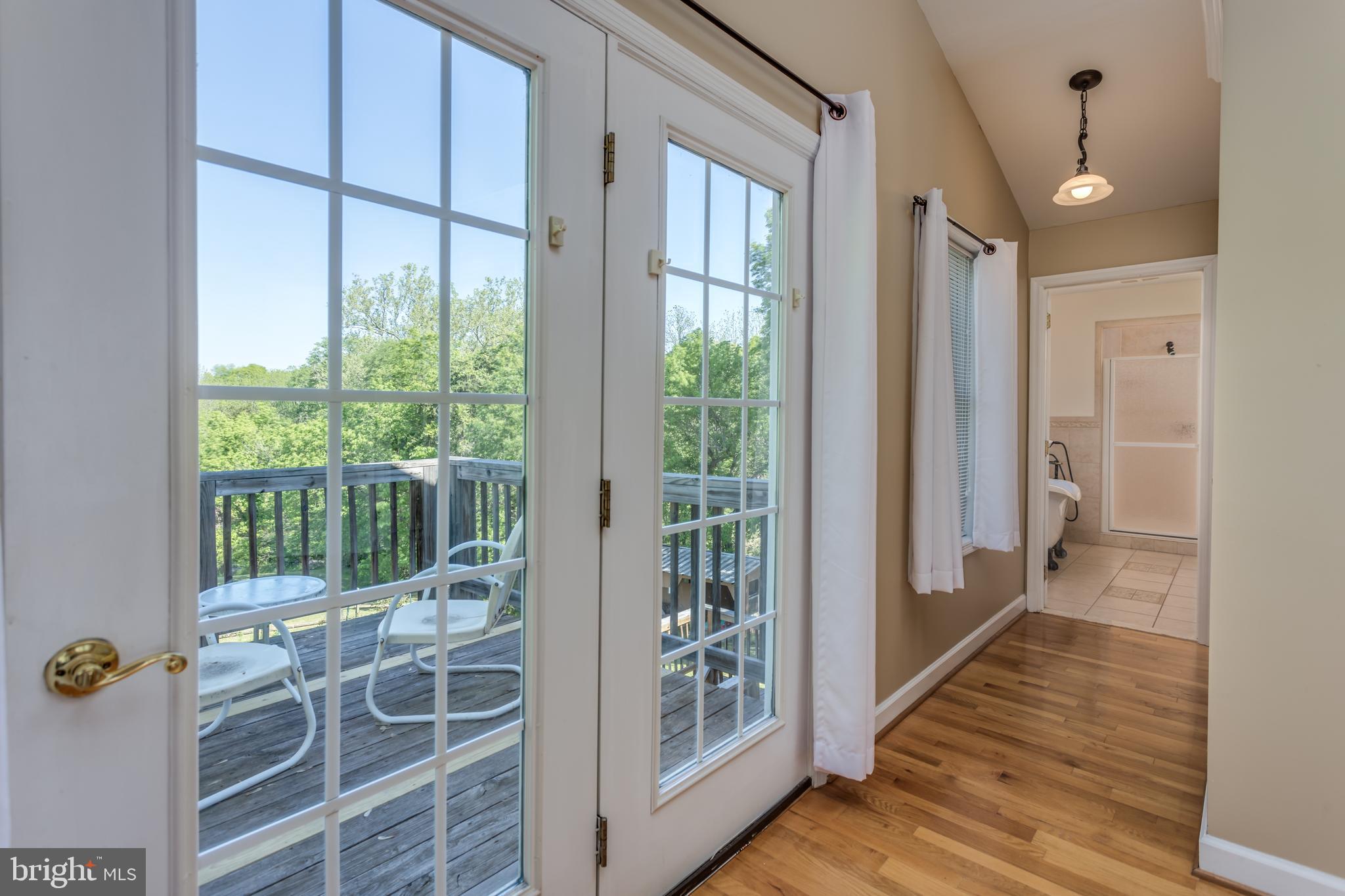 HIDDEN RIVER - Residential