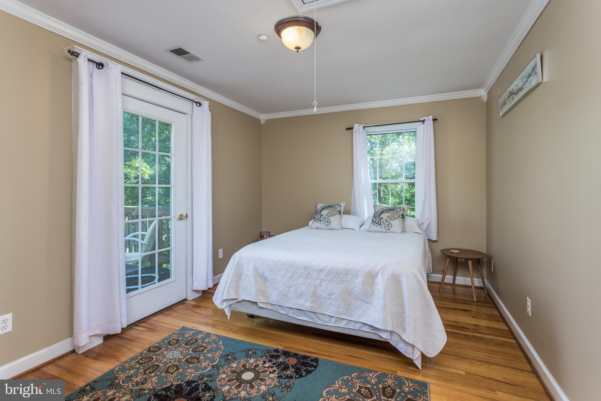 HIDDEN RIVER - Residential