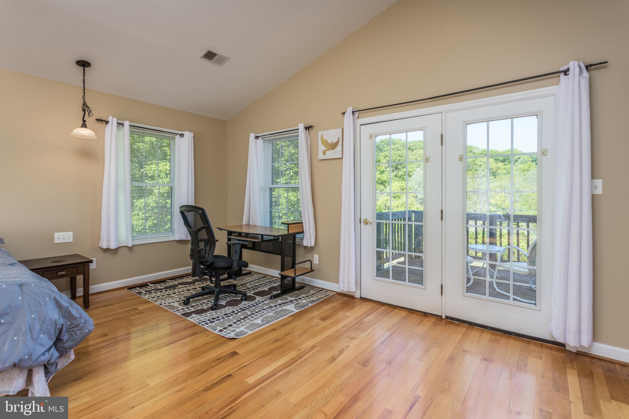 HIDDEN RIVER - Residential