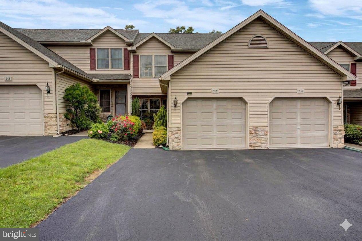 212 WHITETAIL TERRACE