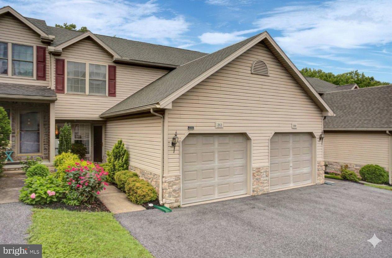 212 WHITETAIL TERRACE