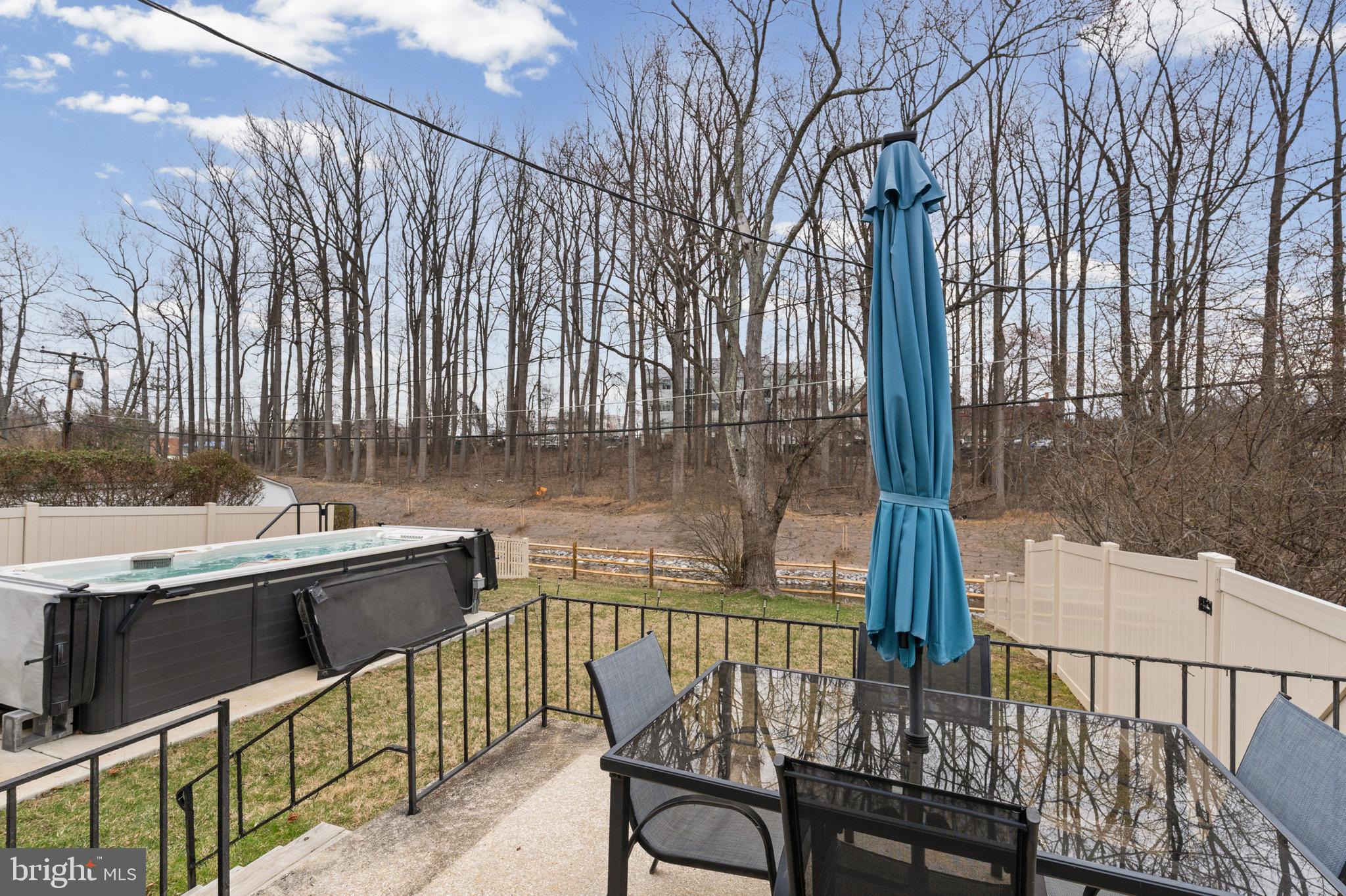 LIBERTY MANOR - Residential