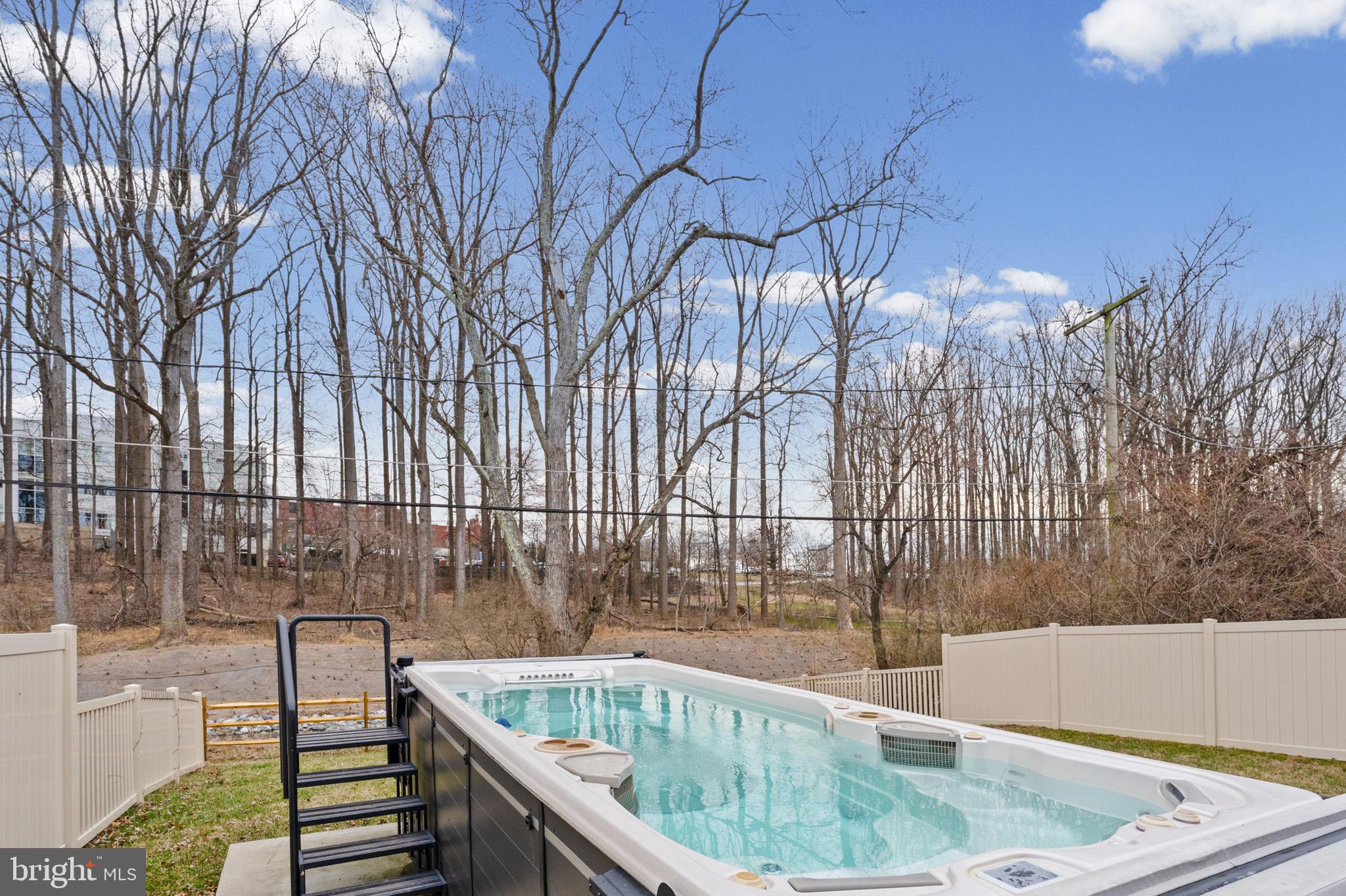 LIBERTY MANOR - Residential