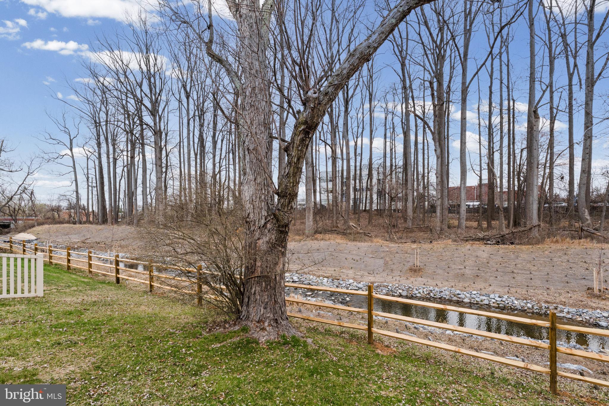 LIBERTY MANOR - Residential