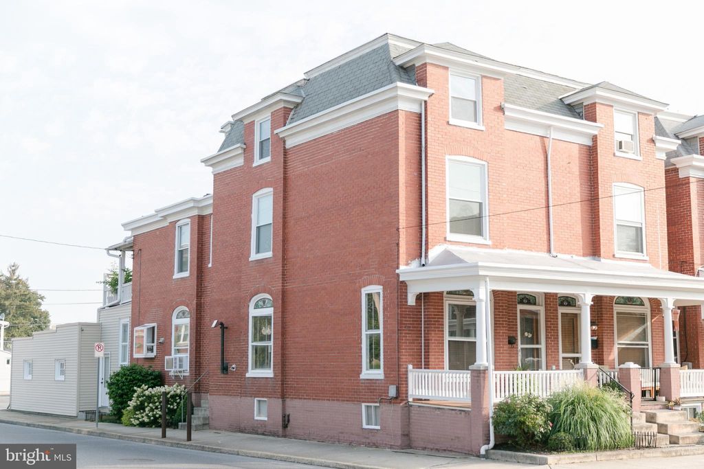 Photo of 100 WASHINGTON AVE, EPHRATA, PA 17522 (MLS # PALA2039002)