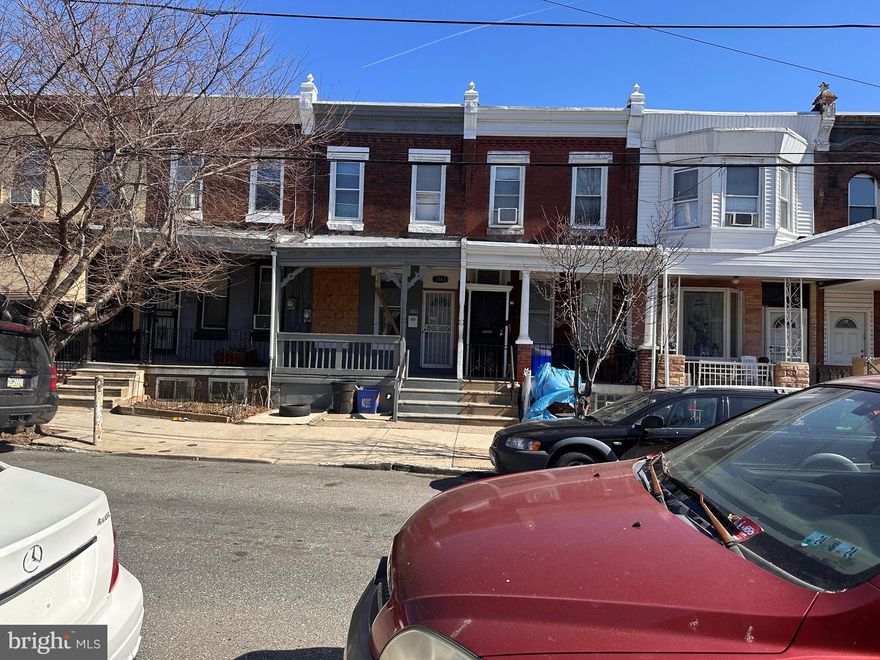 Don’t miss this incredible opportunity just minutes from Temple Hospital!
This property offers excellent rental income potential, with rates ranging from $1,400 to $1,600 per month—making it a great opportunity for steady cash flow. It’s currently listing gives you instant equity right from the start. Whether you're an investor looking to add value or a buyer ready to create your dream home, this is a chance to make it your own.


🏠 Key Highlights:

Location: Prime spot near Temple Hospital

Income Potential: Rental range of $1,400–$1,600/month

Condition: Solid structure with good bones; needs some TLC

Recent Updates: New roof (3 years old), water heater (2 years old)


Bring your vision and unlock the full potential of this promising property! Don't miss it!