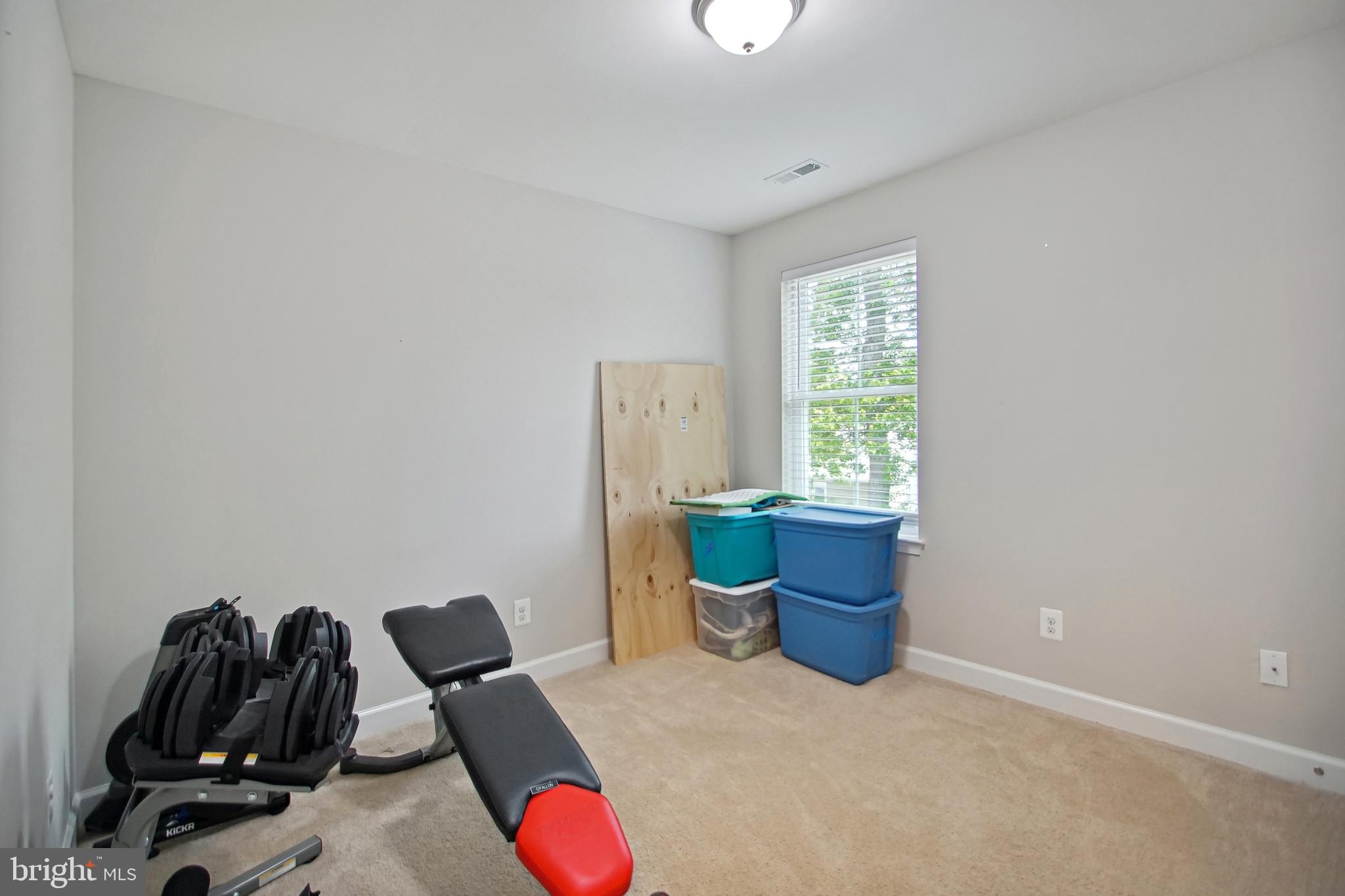 WOODLAND BEACH - Residential