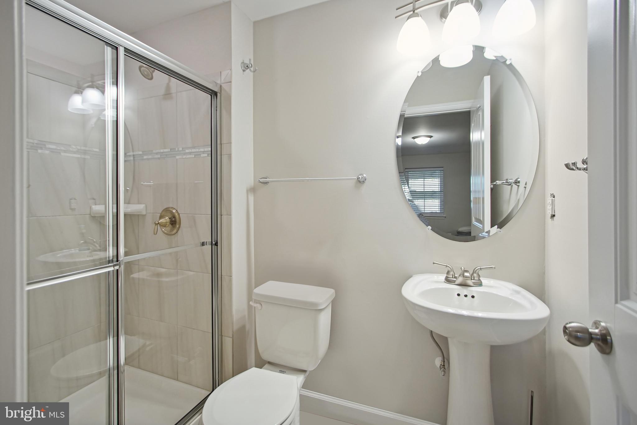 WOODLAND BEACH - Residential