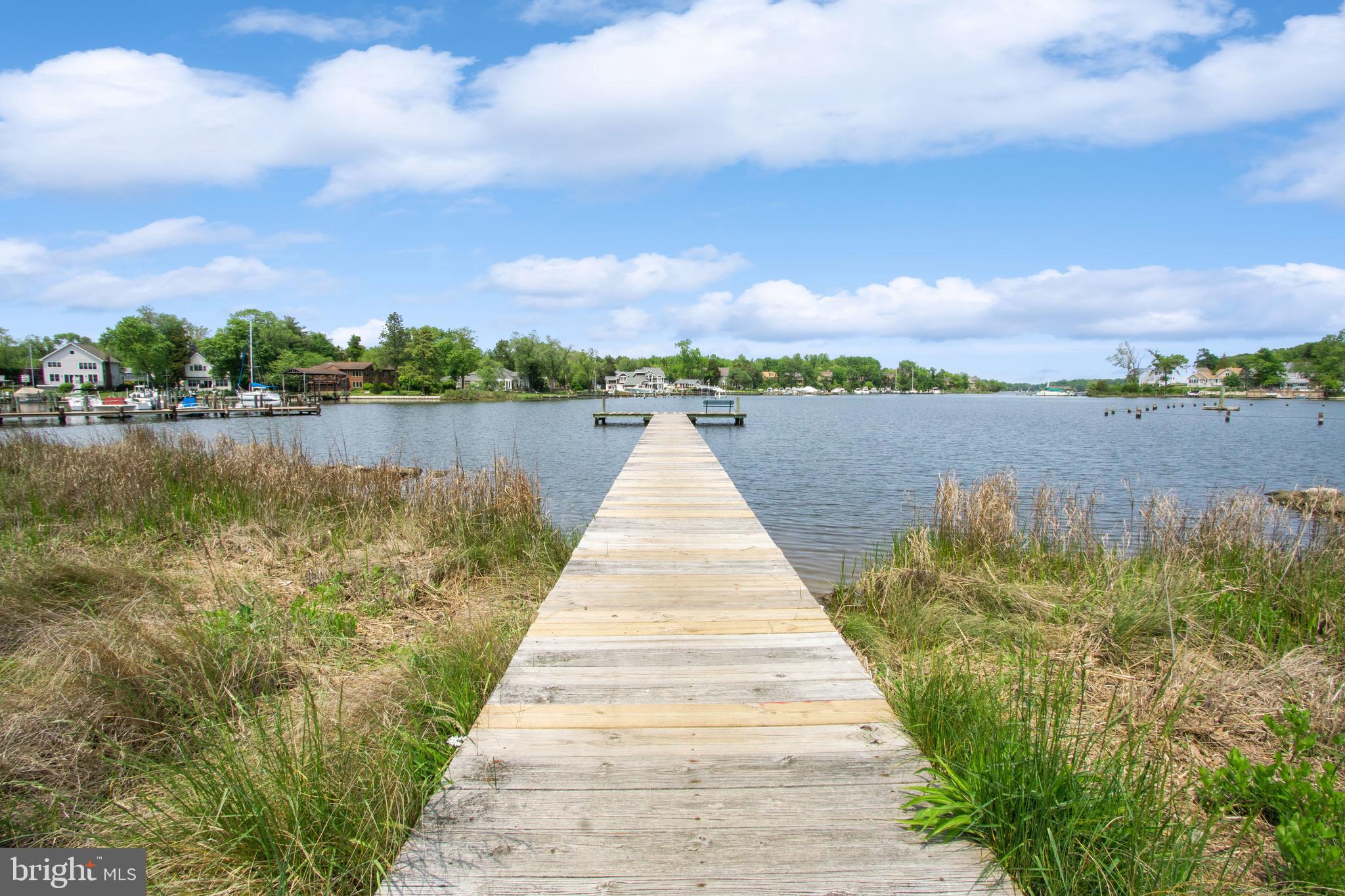 WOODLAND BEACH - Residential