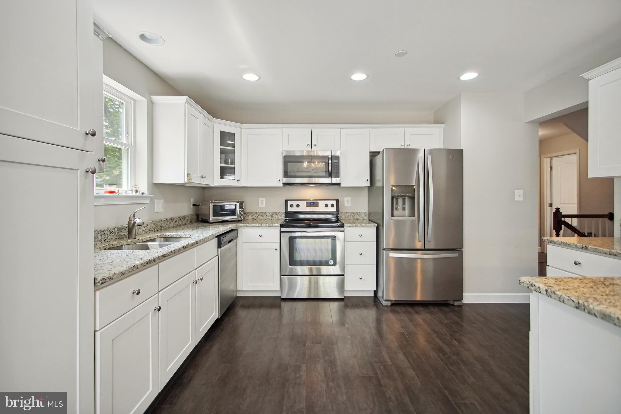 WOODLAND BEACH - Residential