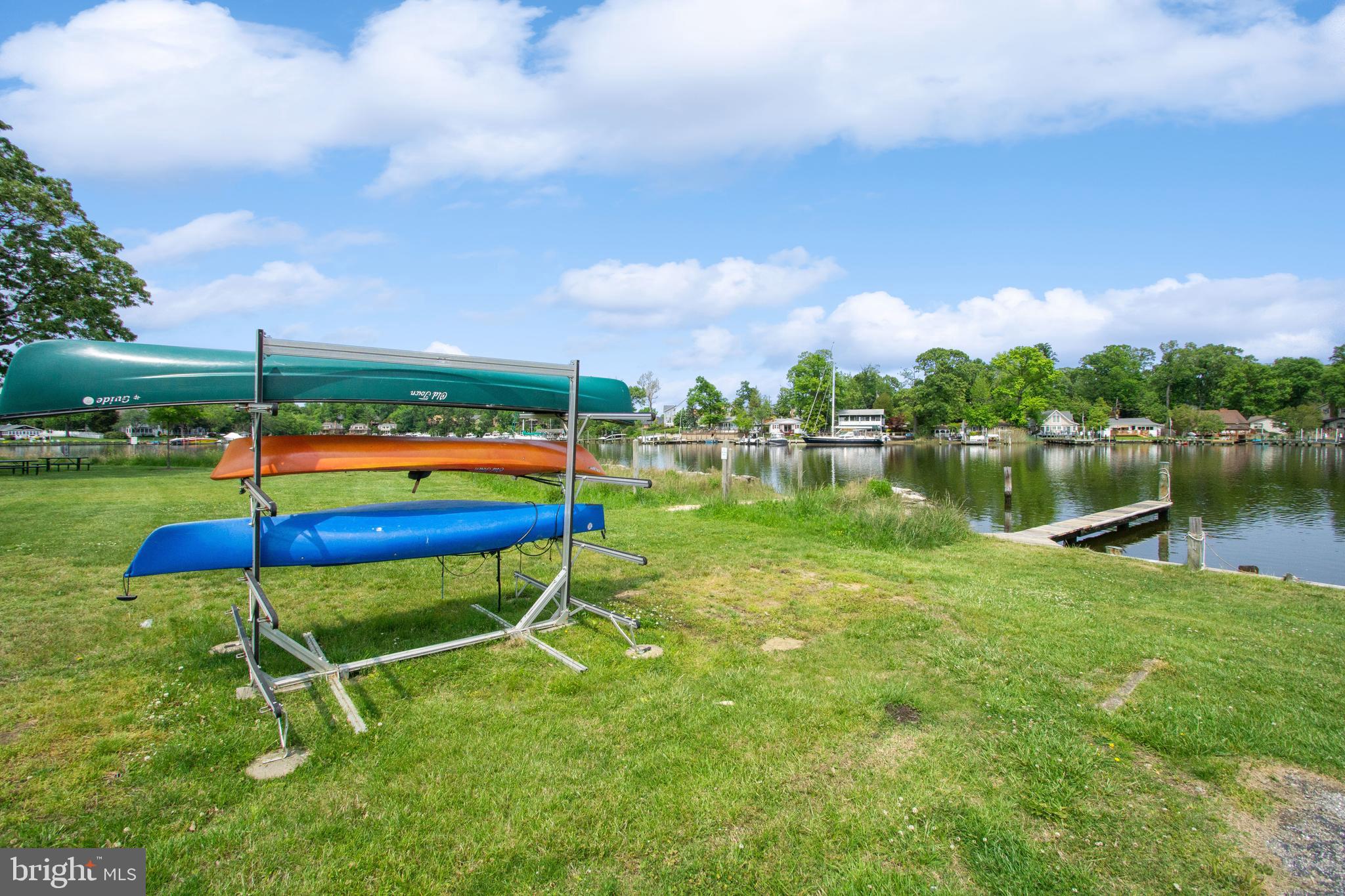 WOODLAND BEACH - Residential