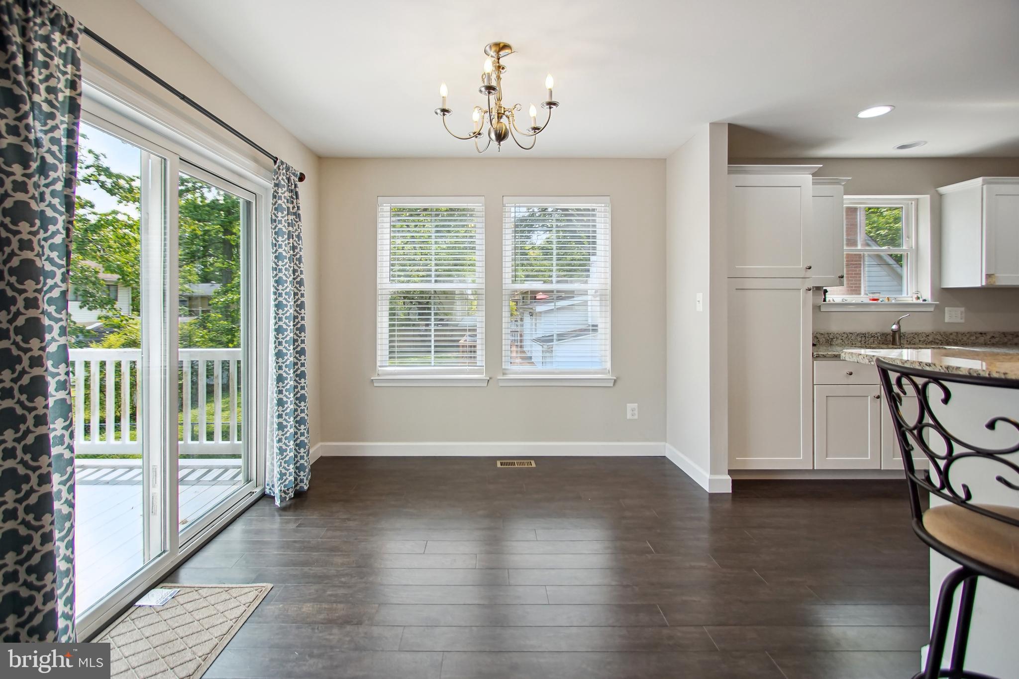 WOODLAND BEACH - Residential