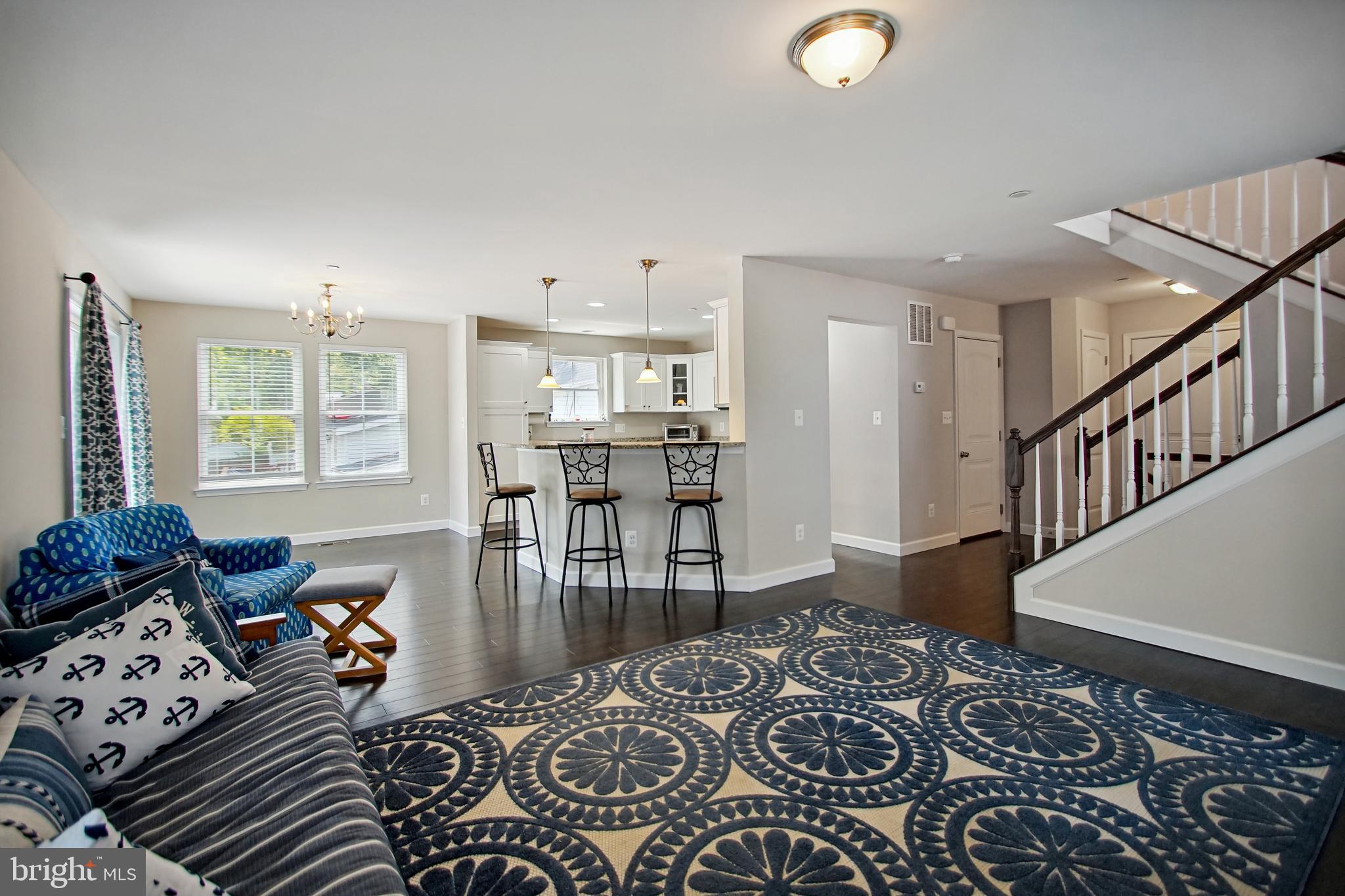 WOODLAND BEACH - Residential