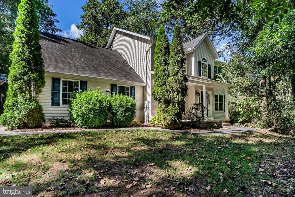 Photo of 565 Nauvoo Road, LEWISBERRY, PA 17339 (MLS # PAYK2088718)