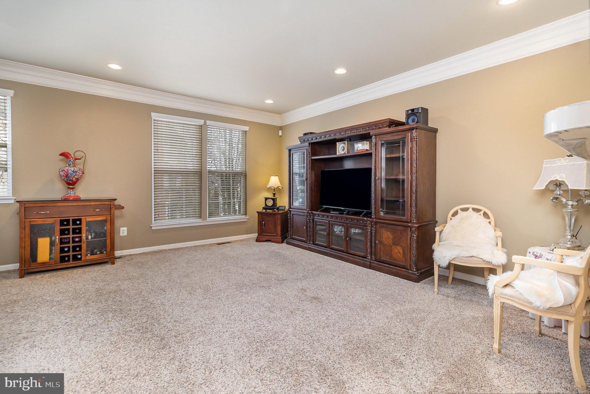 WOODBRIDGE COMMONS - Residential