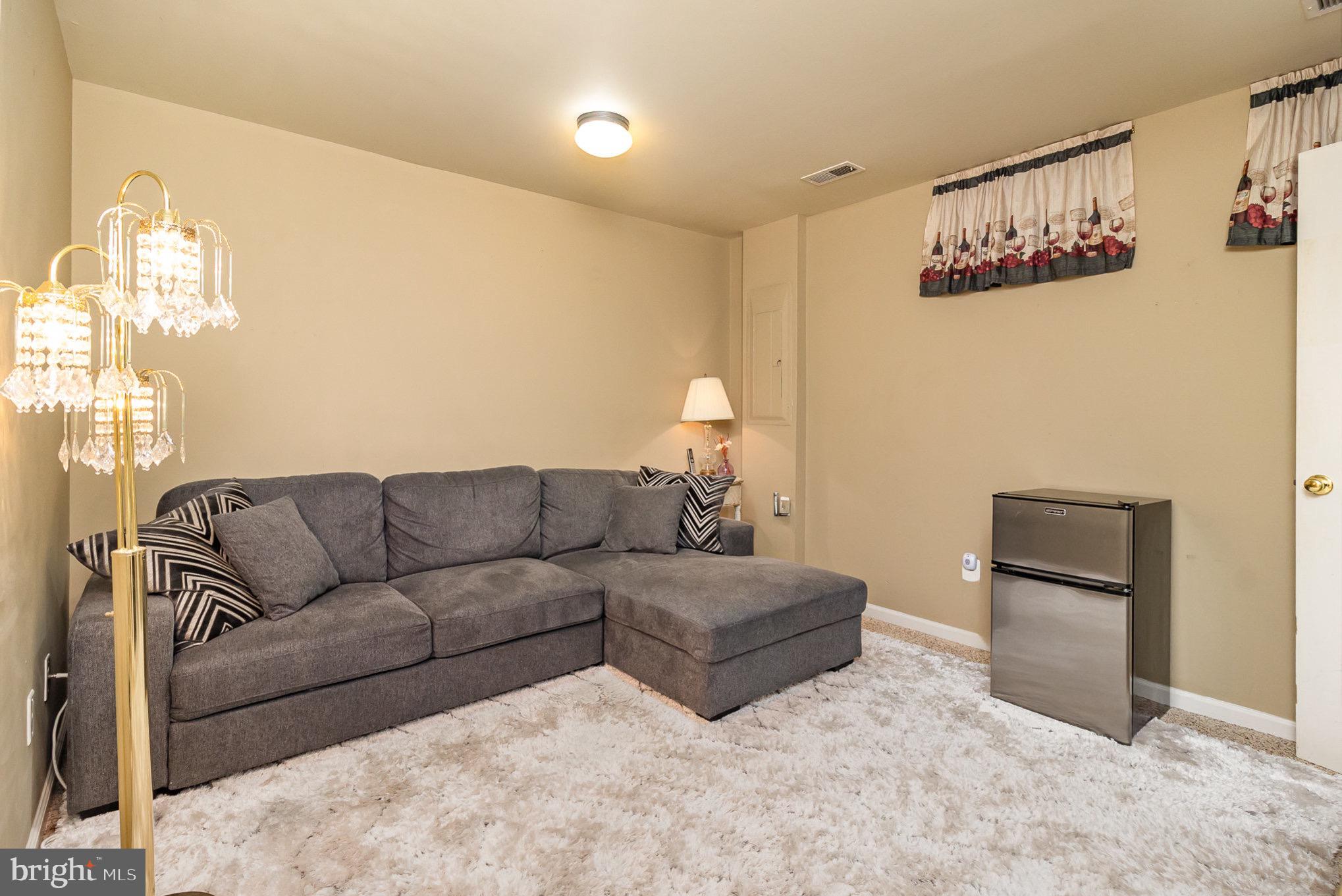 WOODBRIDGE COMMONS - Residential